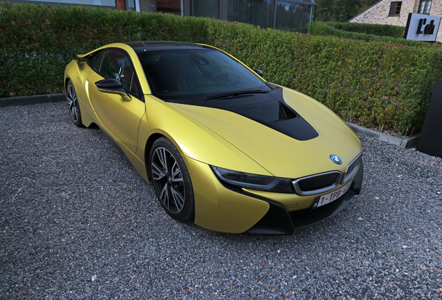 BMW i8 Protonic Frozen Yellow Edition