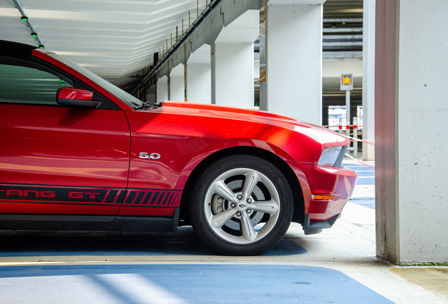 Ford Mustang GT Convertible 2011