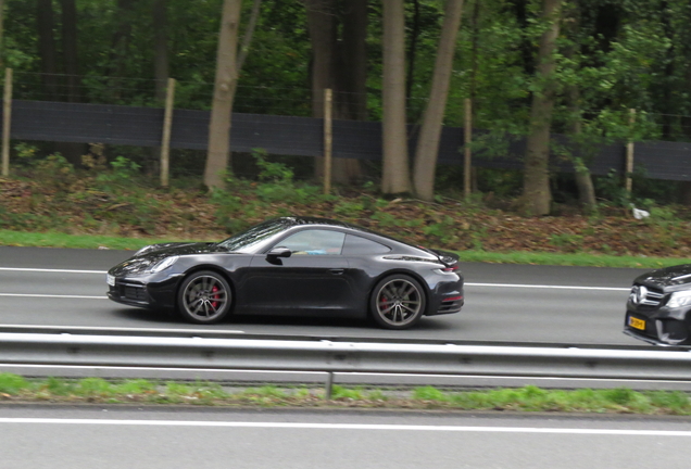 Porsche 992 Carrera 4S