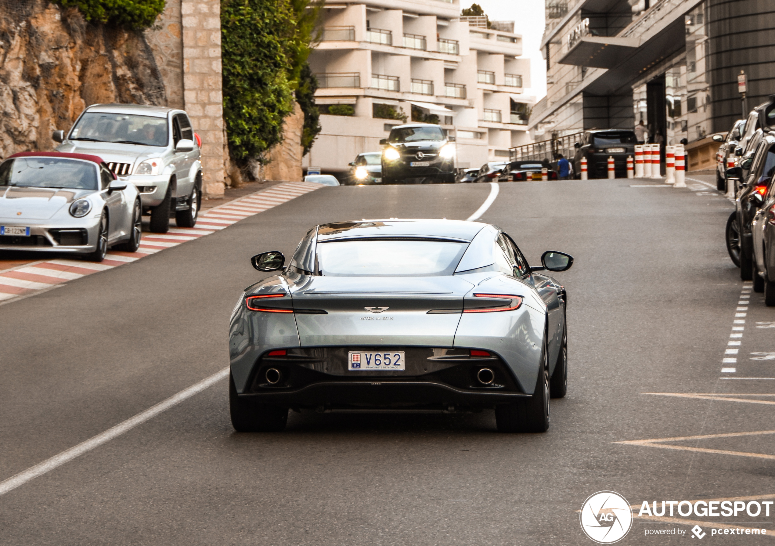 Aston Martin DB11