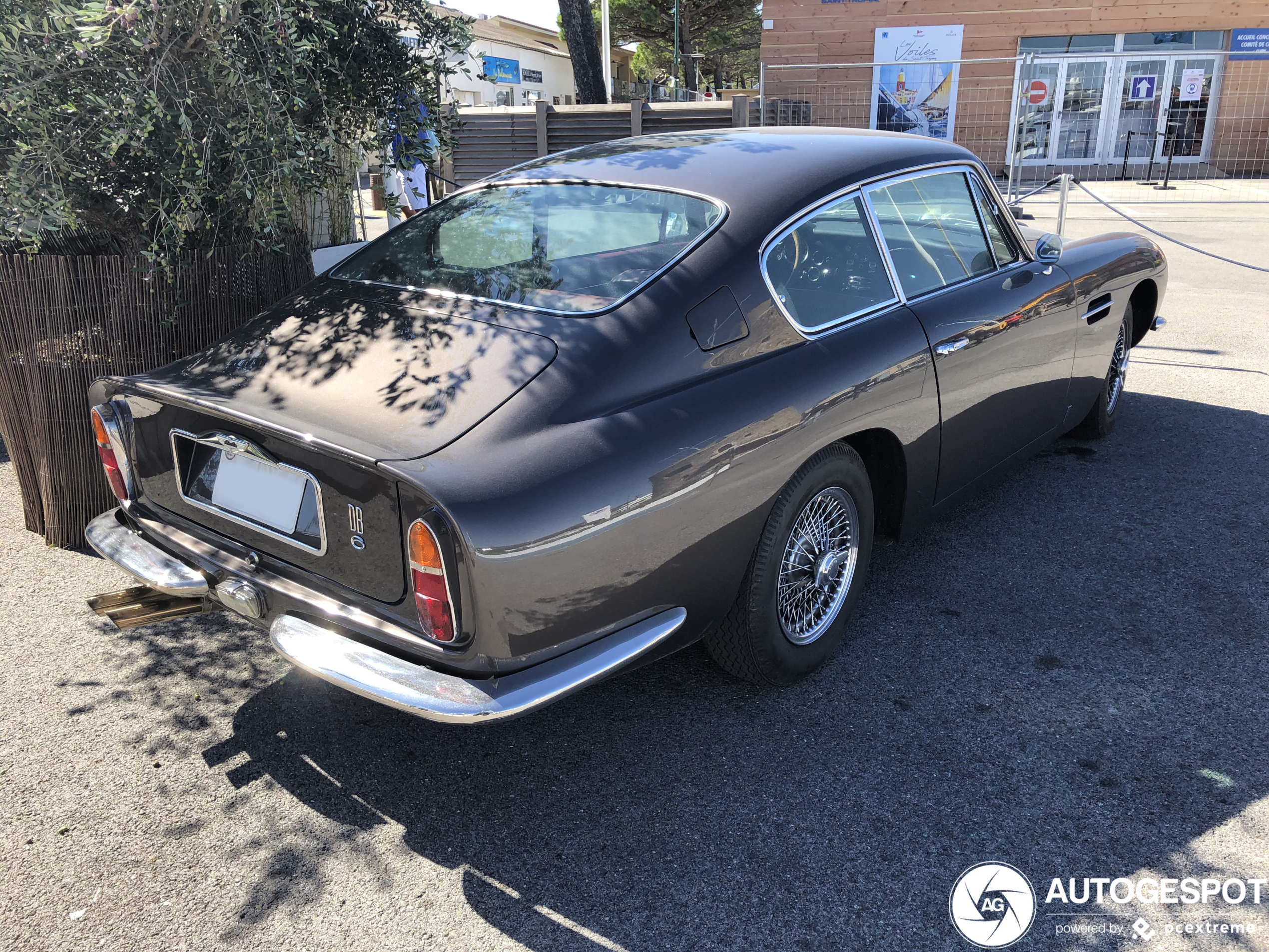 Aston Martin DB6 Superleggera