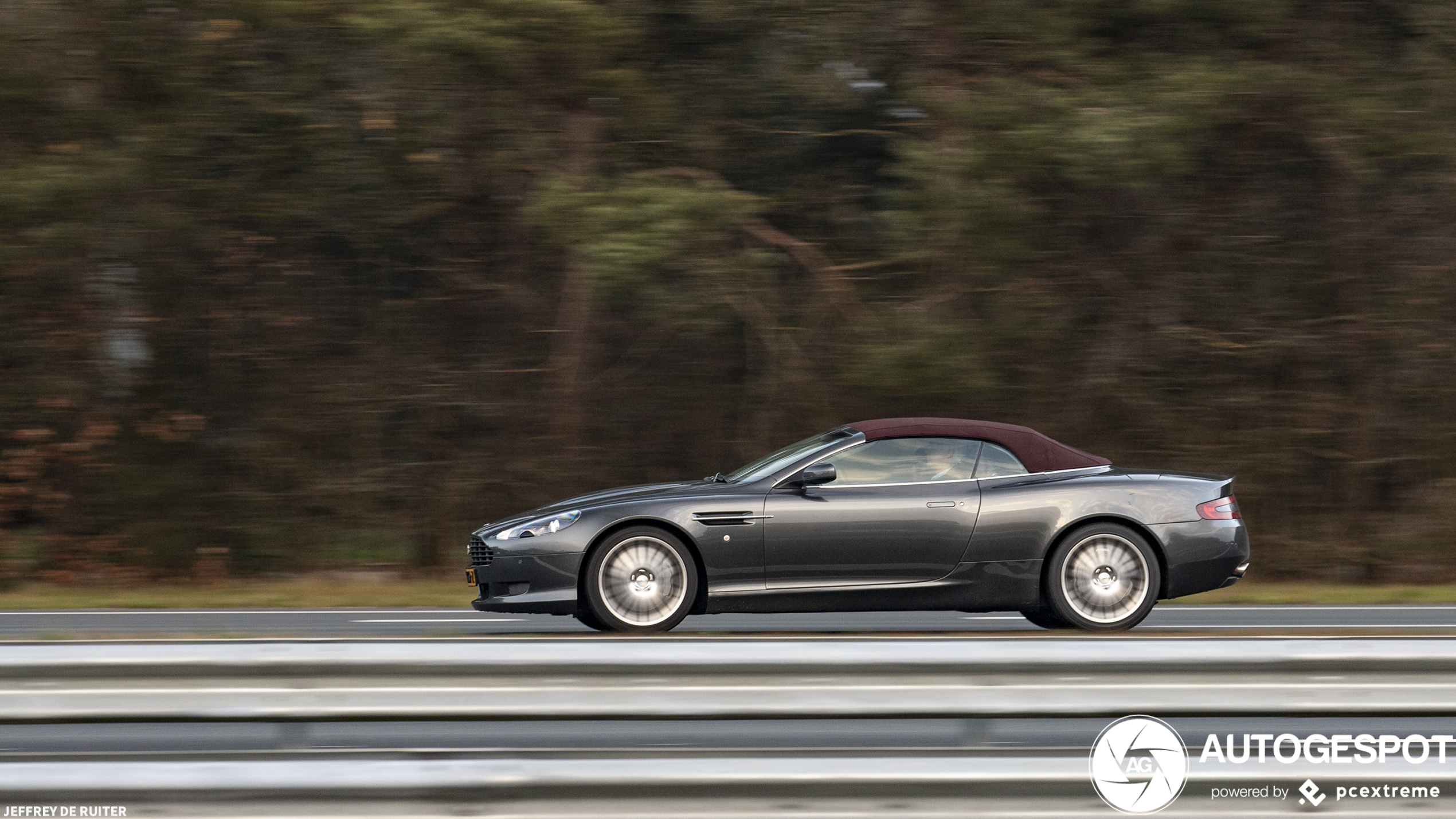 Aston Martin DB9 Volante