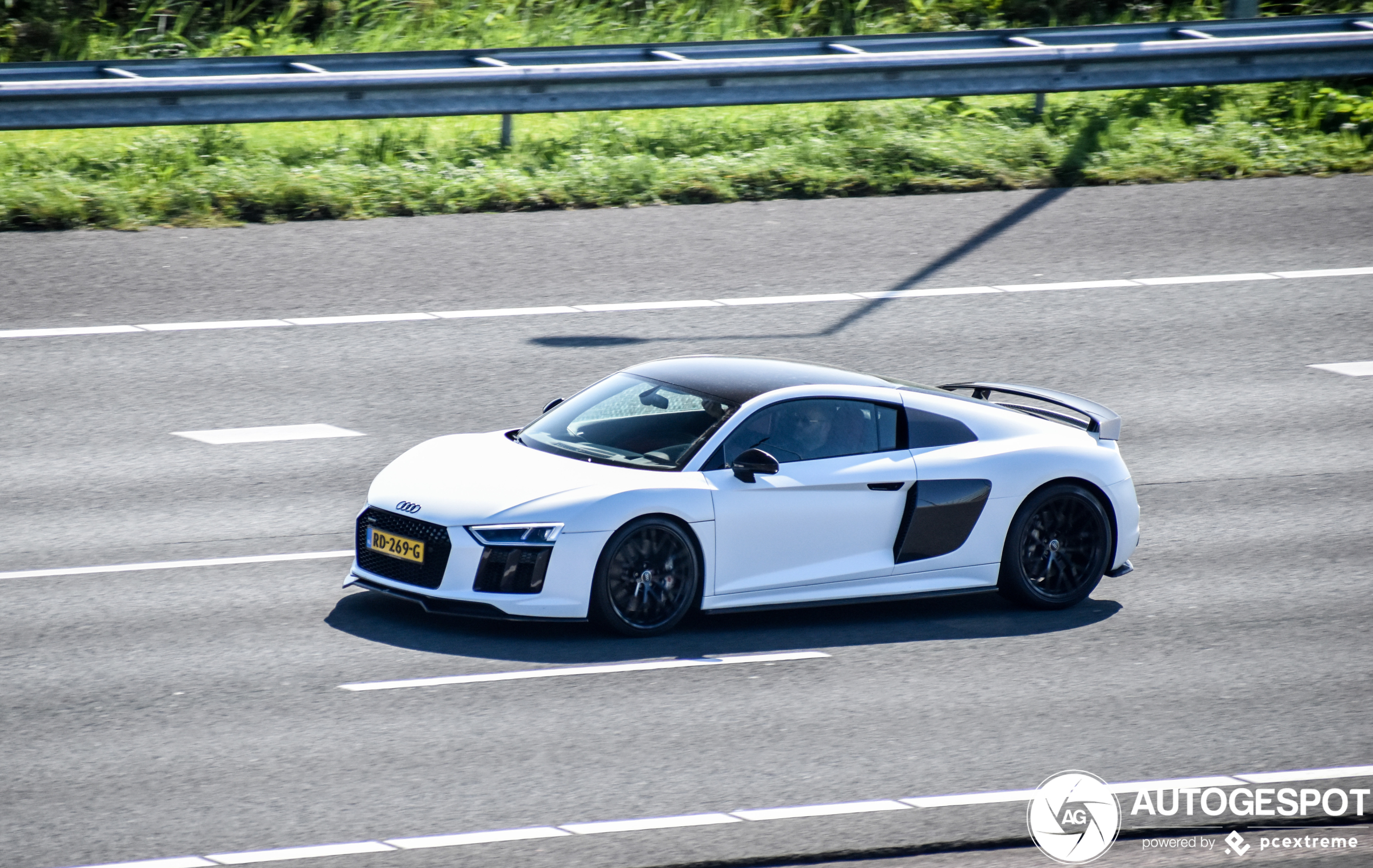 Audi R8 V10 Plus 2015