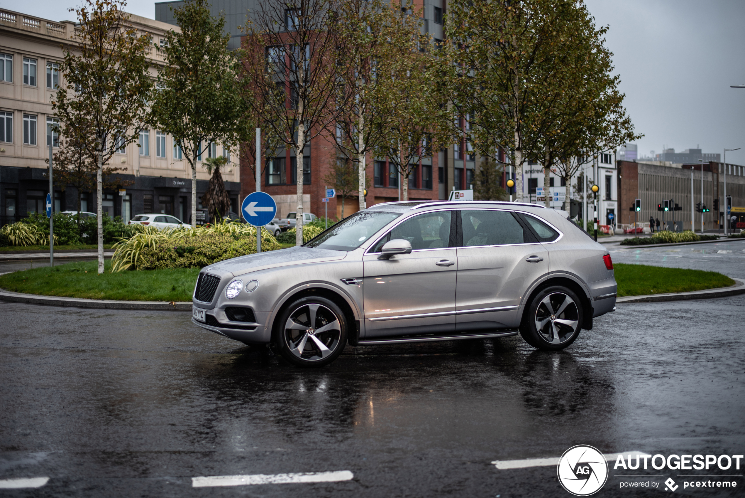 Bentley Bentayga V8