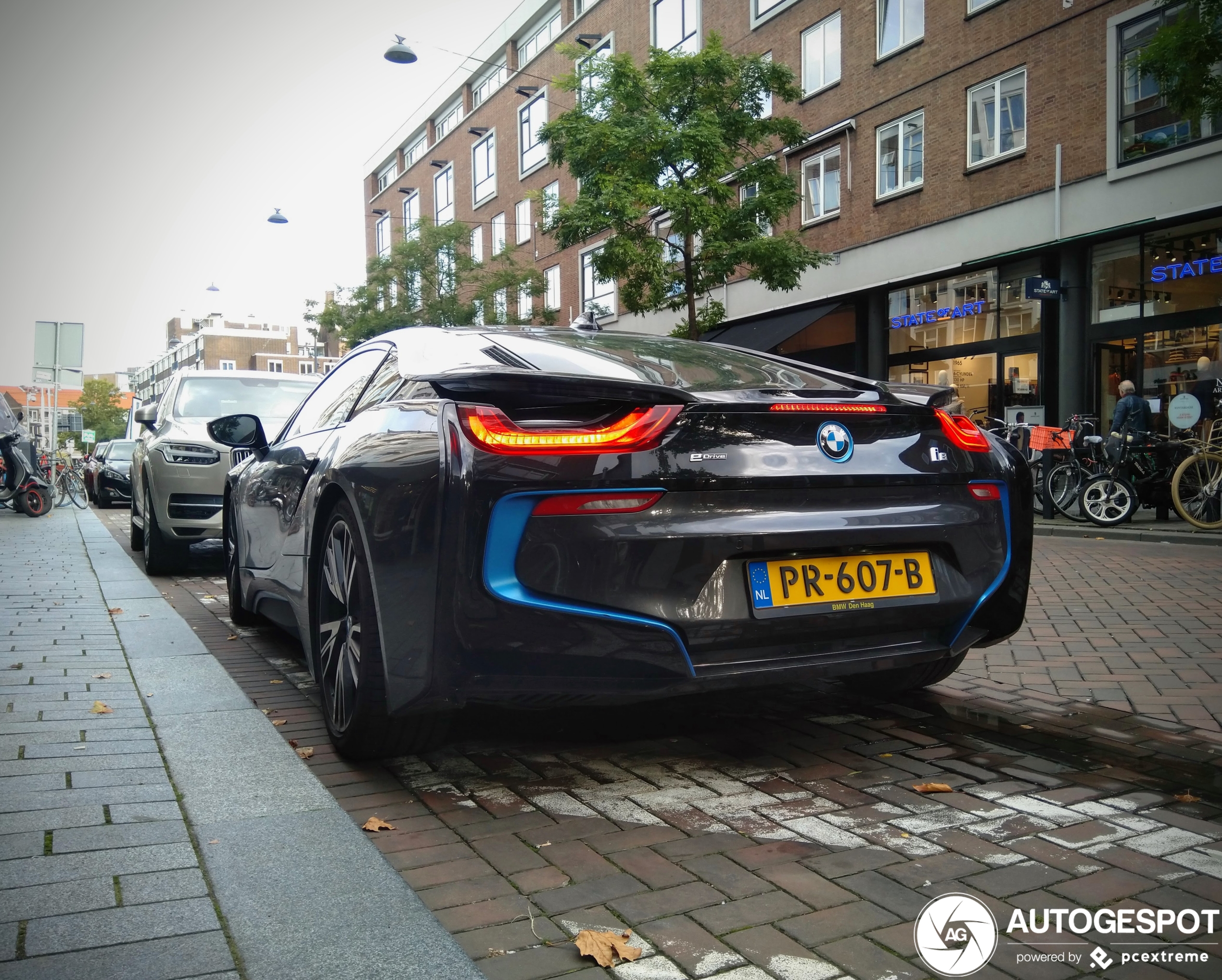 BMW i8