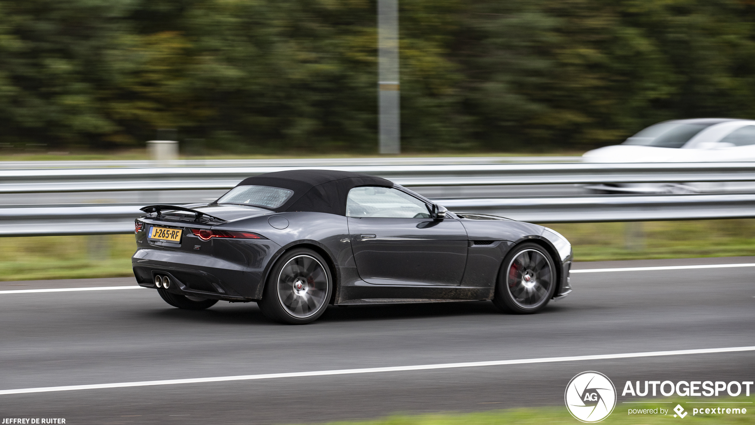 Jaguar F-TYPE S Convertible Chequered Flag Edition 2019