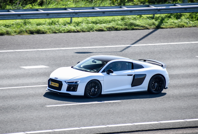 Audi R8 V10 Plus 2015