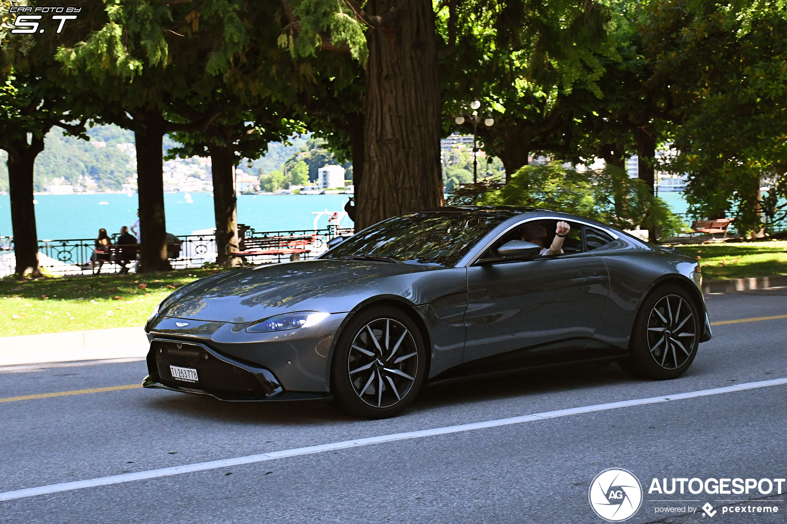 Aston Martin V8 Vantage 2018