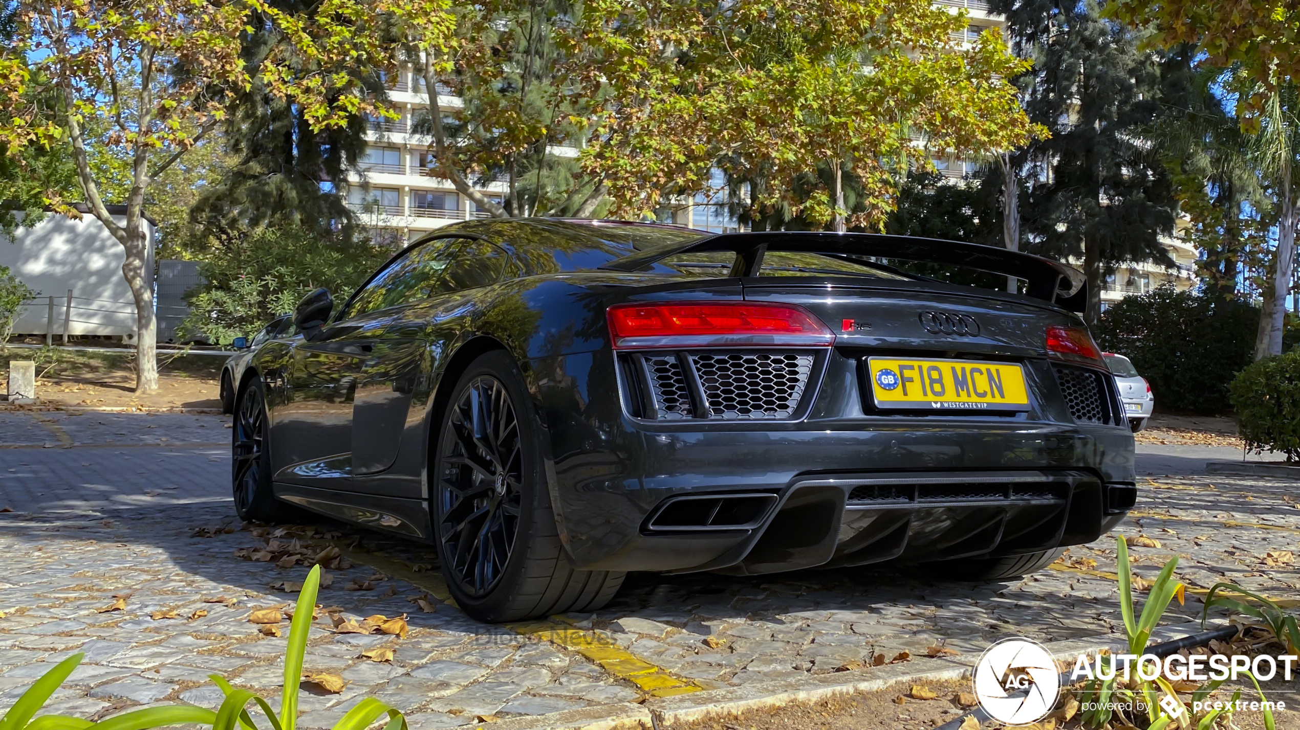 Audi R8 V10 Plus 2015