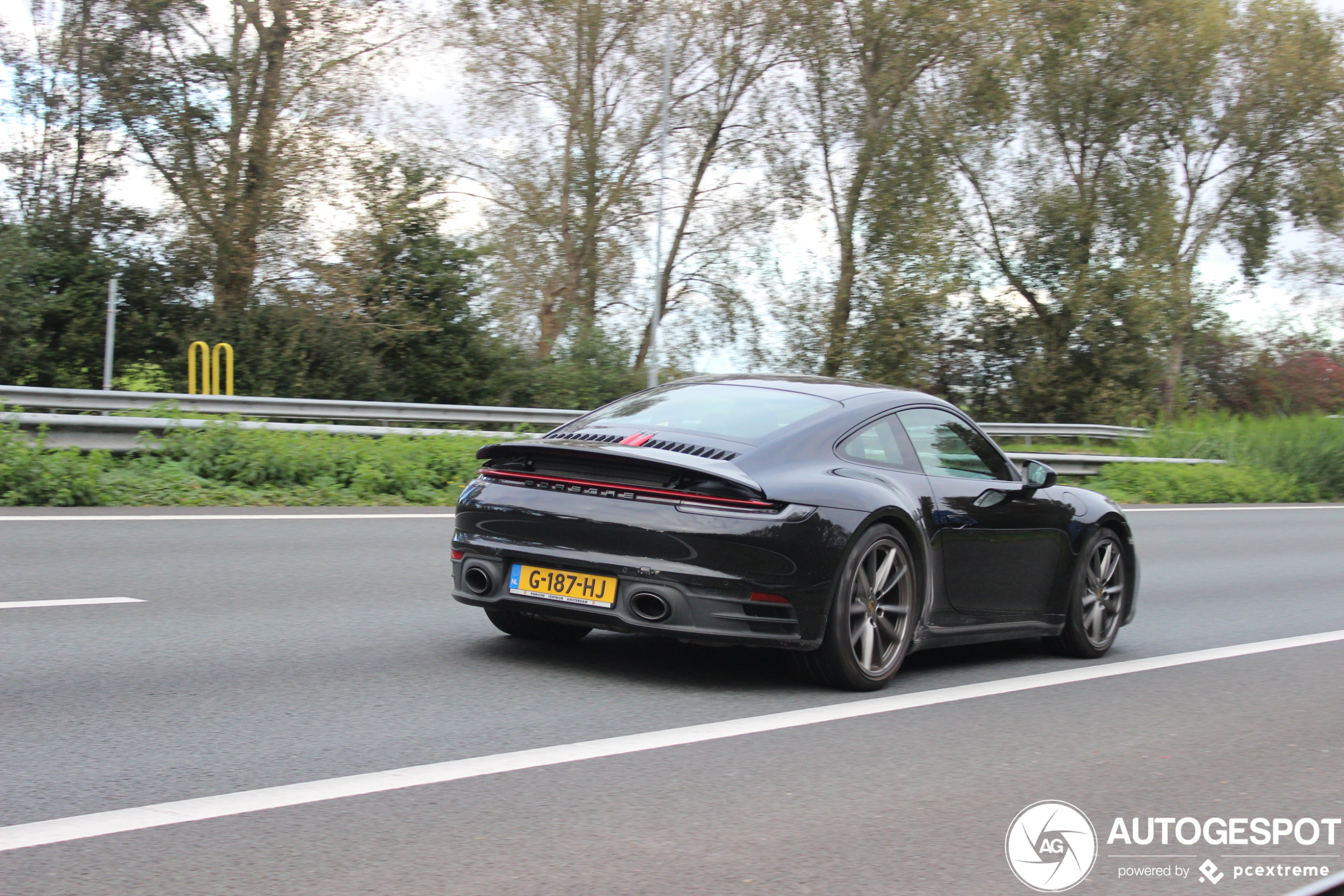 Porsche 992 Carrera 4S