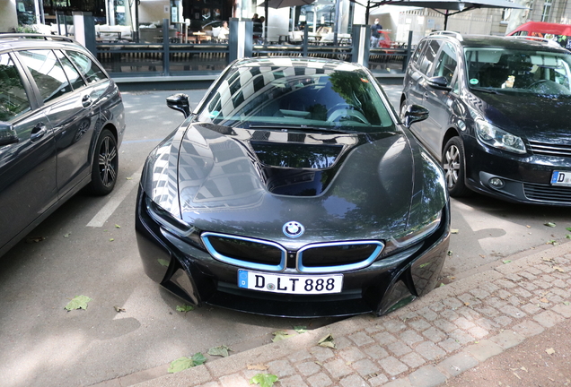 BMW i8