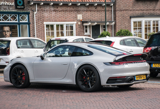 Porsche 992 Carrera 4S