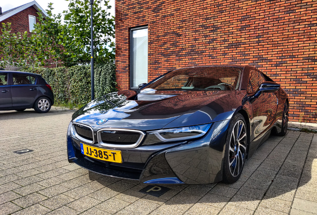 BMW i8