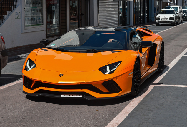 Lamborghini Aventador S LP740-4 Roadster