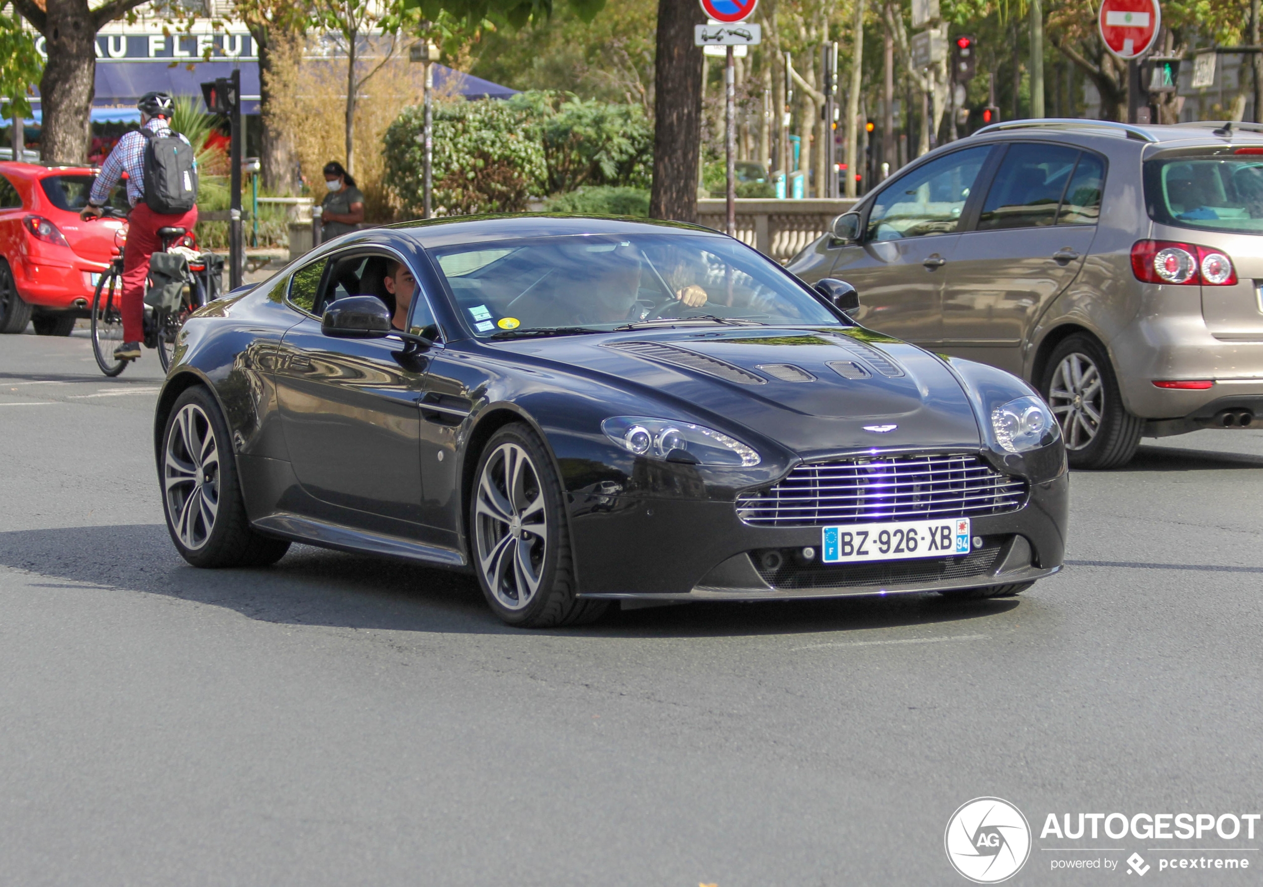 Aston Martin V12 Vantage