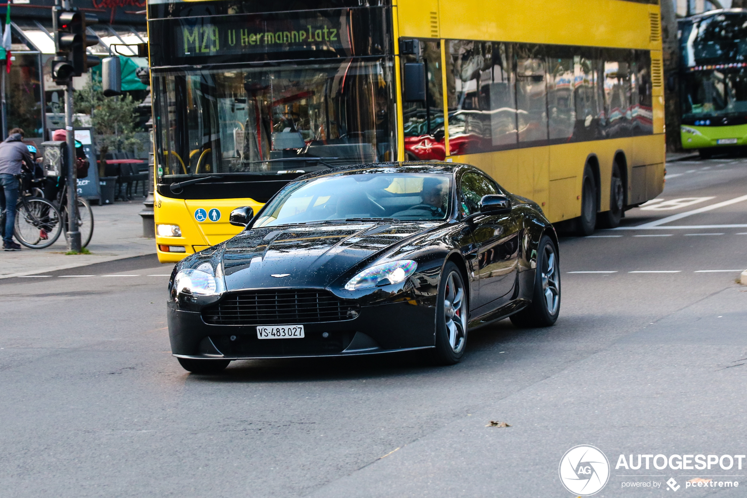 Aston Martin V8 Vantage S