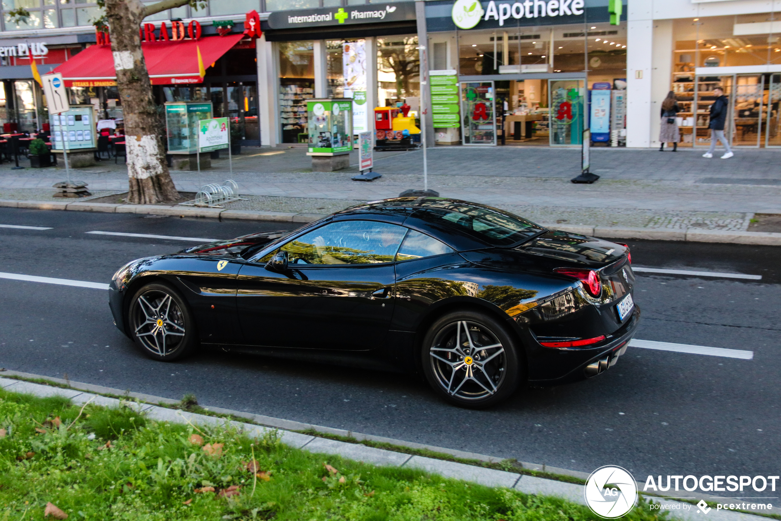 Ferrari California T