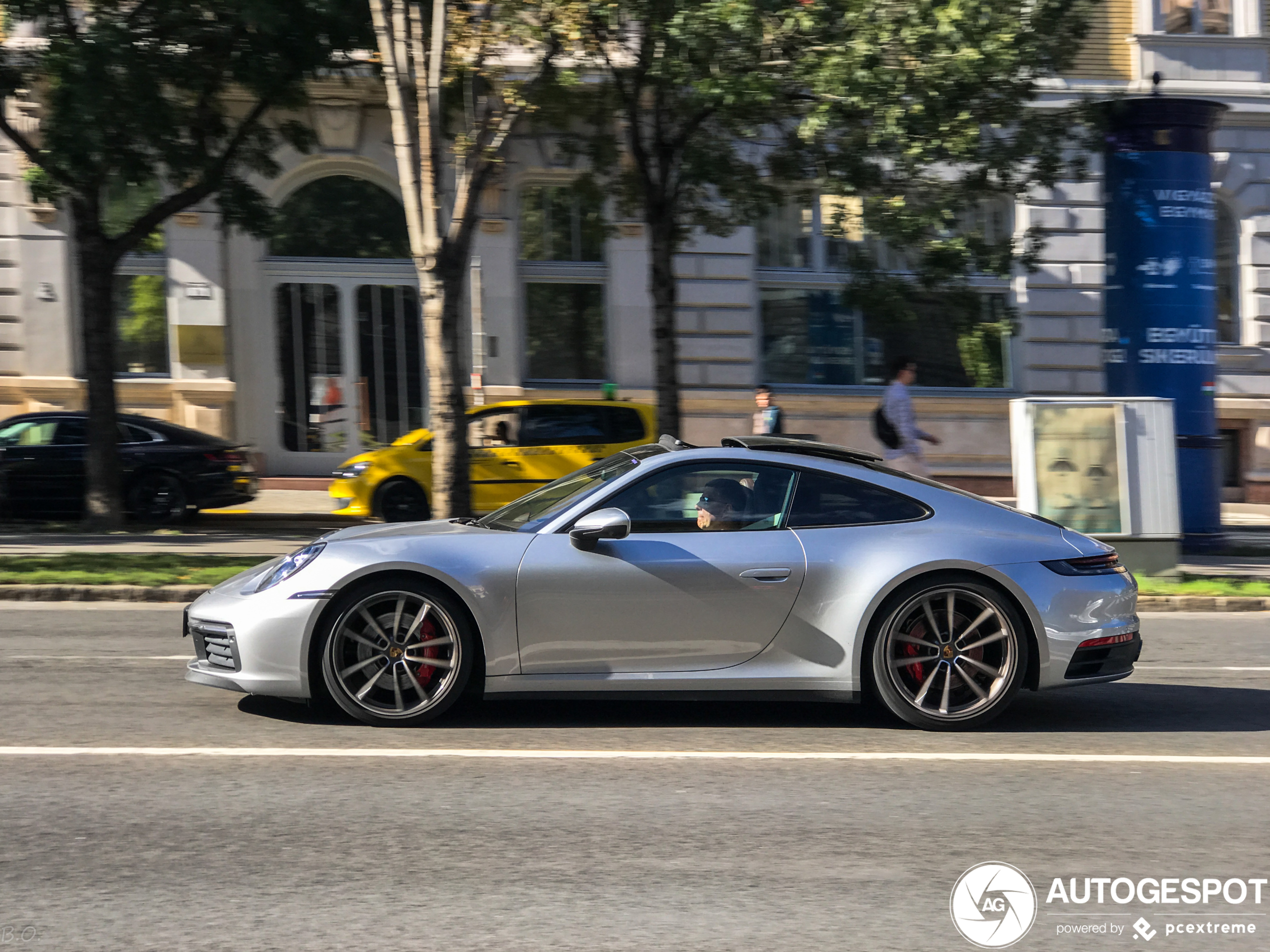 Porsche 992 Carrera 4S