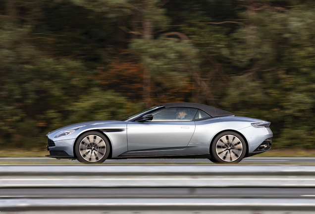 Aston Martin DB11 V8 Volante