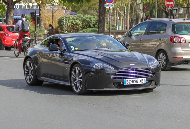 Aston Martin V12 Vantage