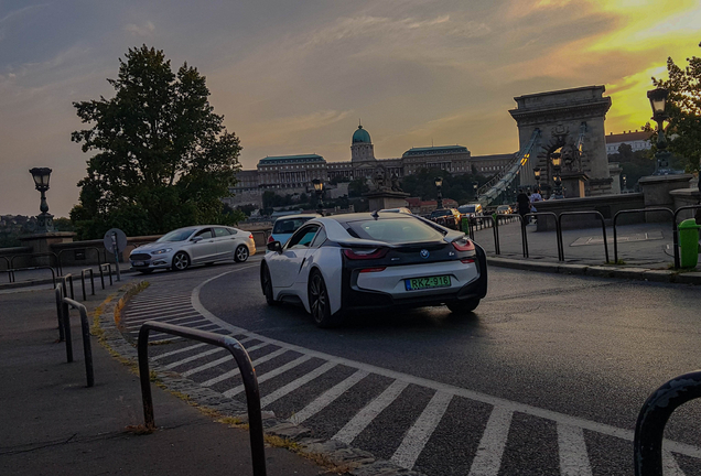 BMW i8