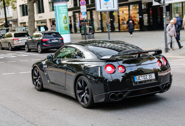 Nissan GT-R