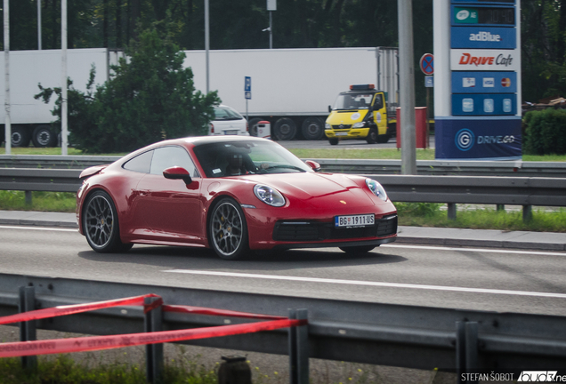 Porsche 992 Carrera 4S