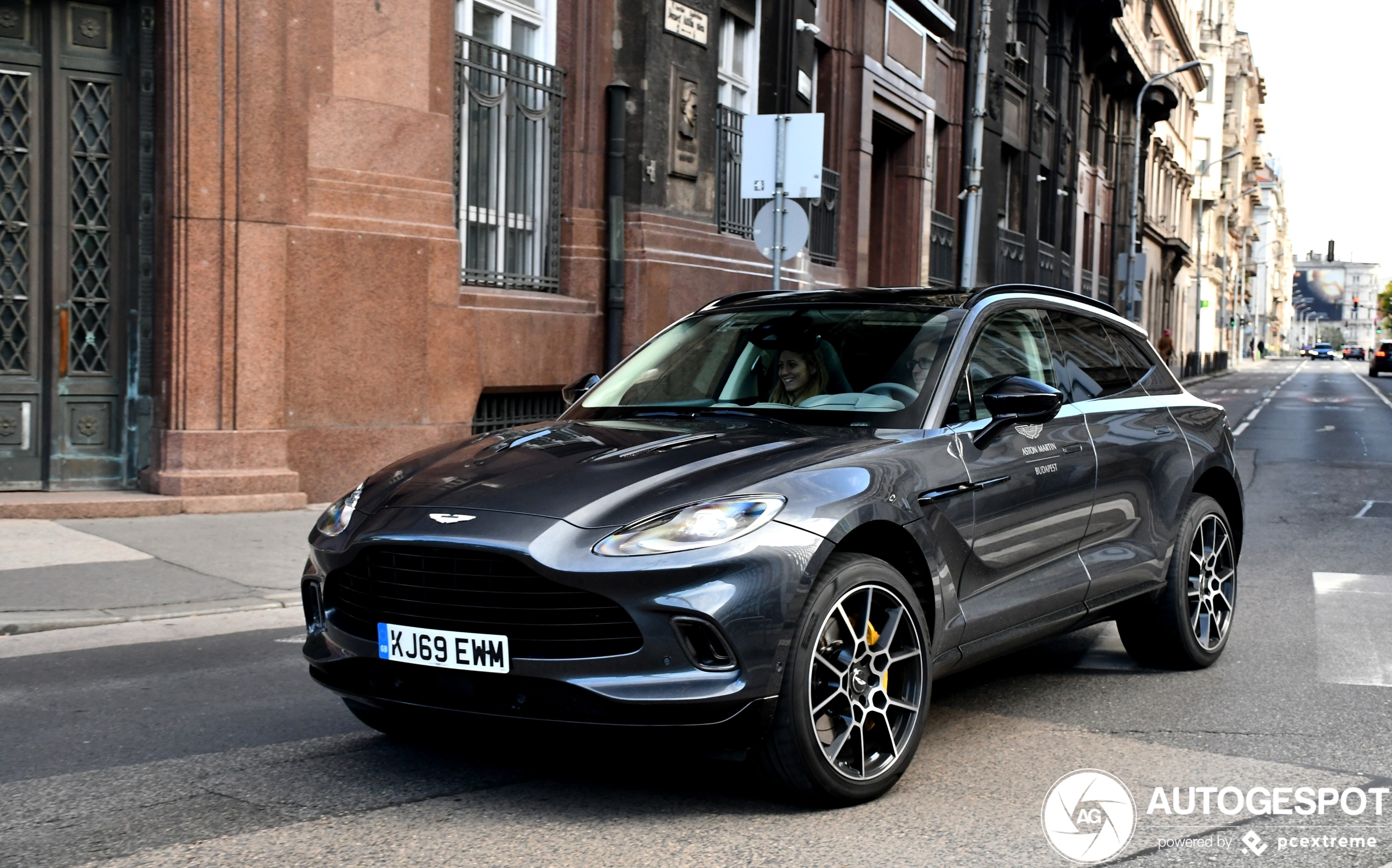 Aston Martin DBX