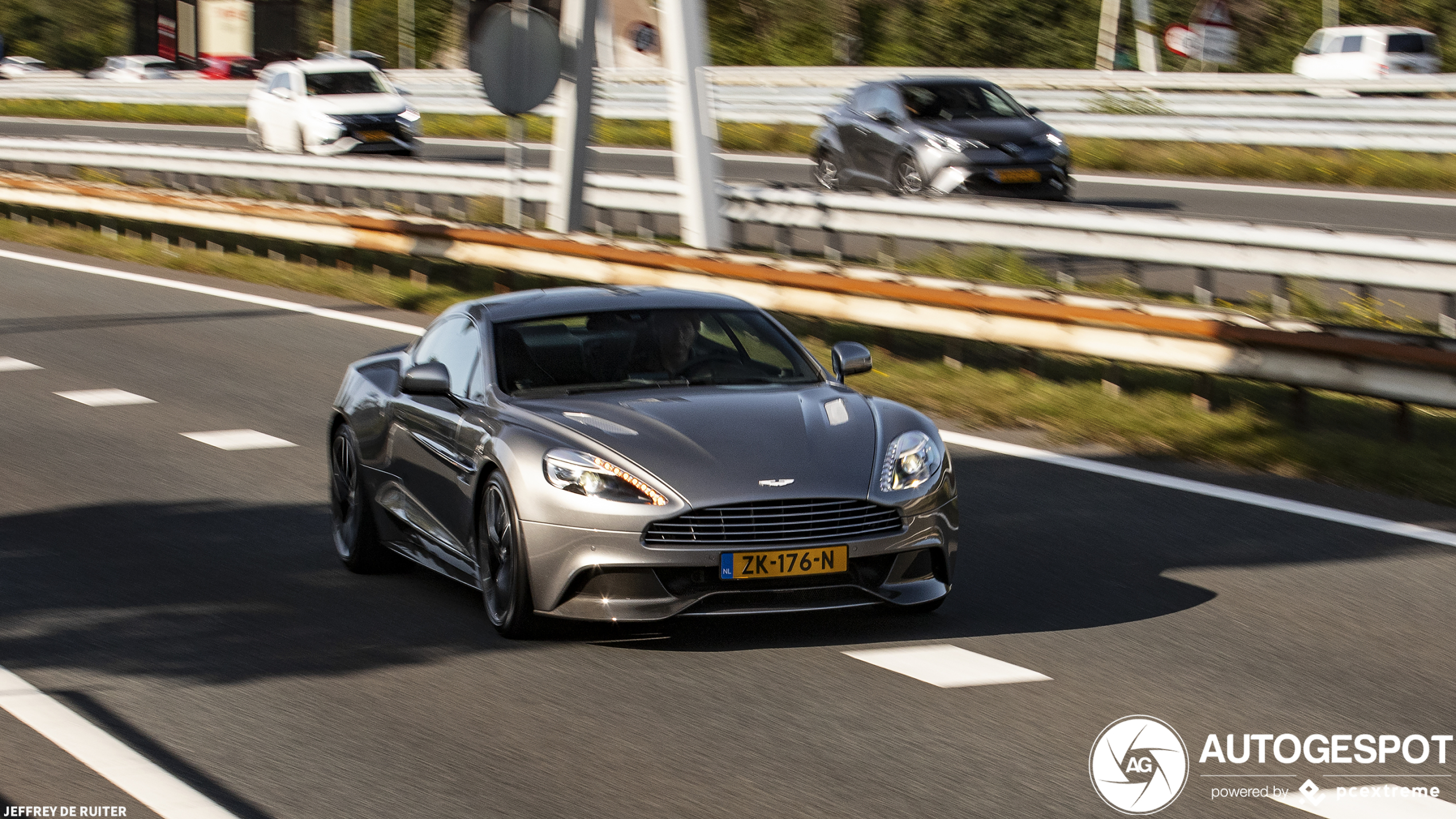 Aston Martin Vanquish 2013