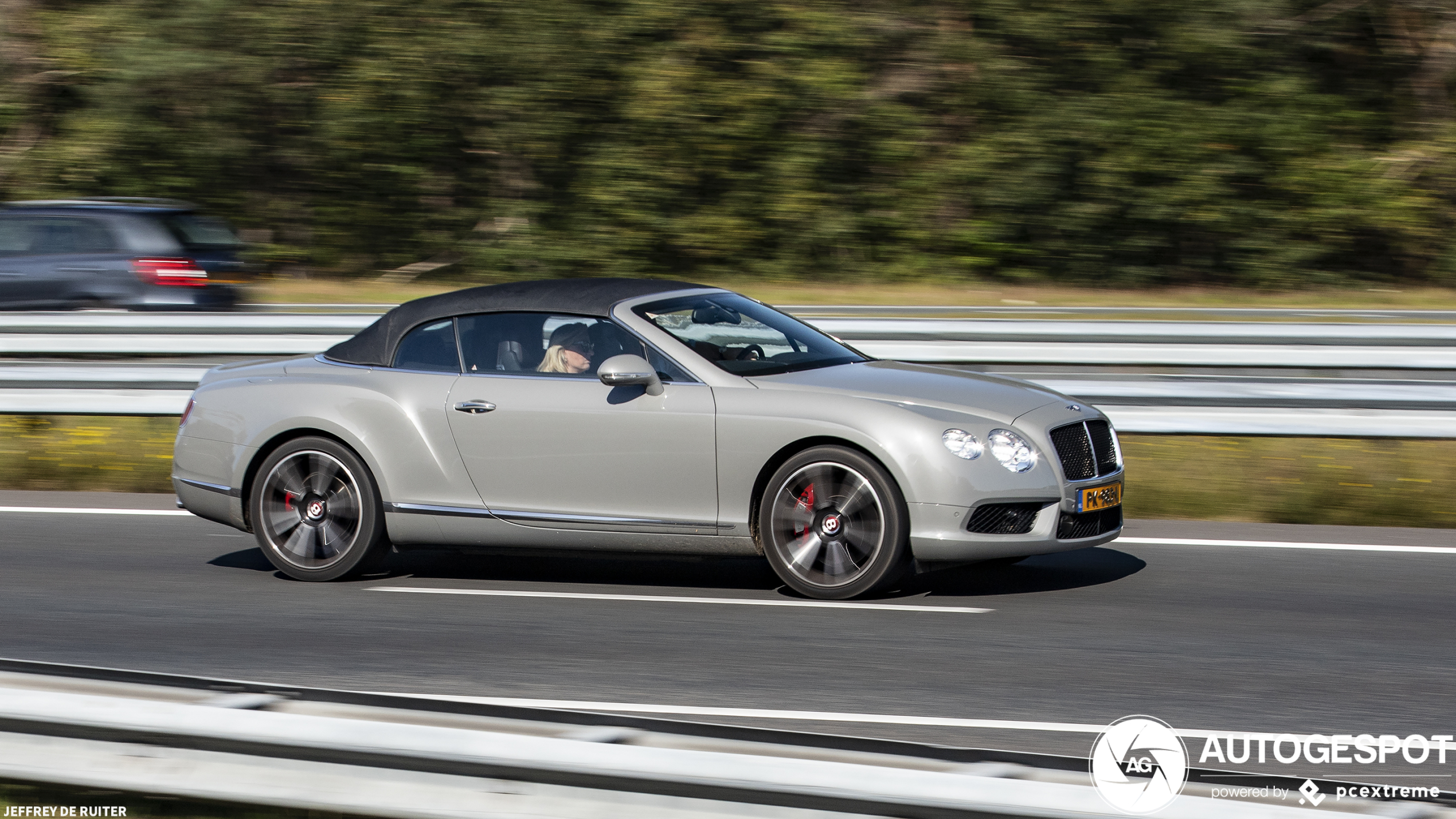 Bentley Continental GTC V8