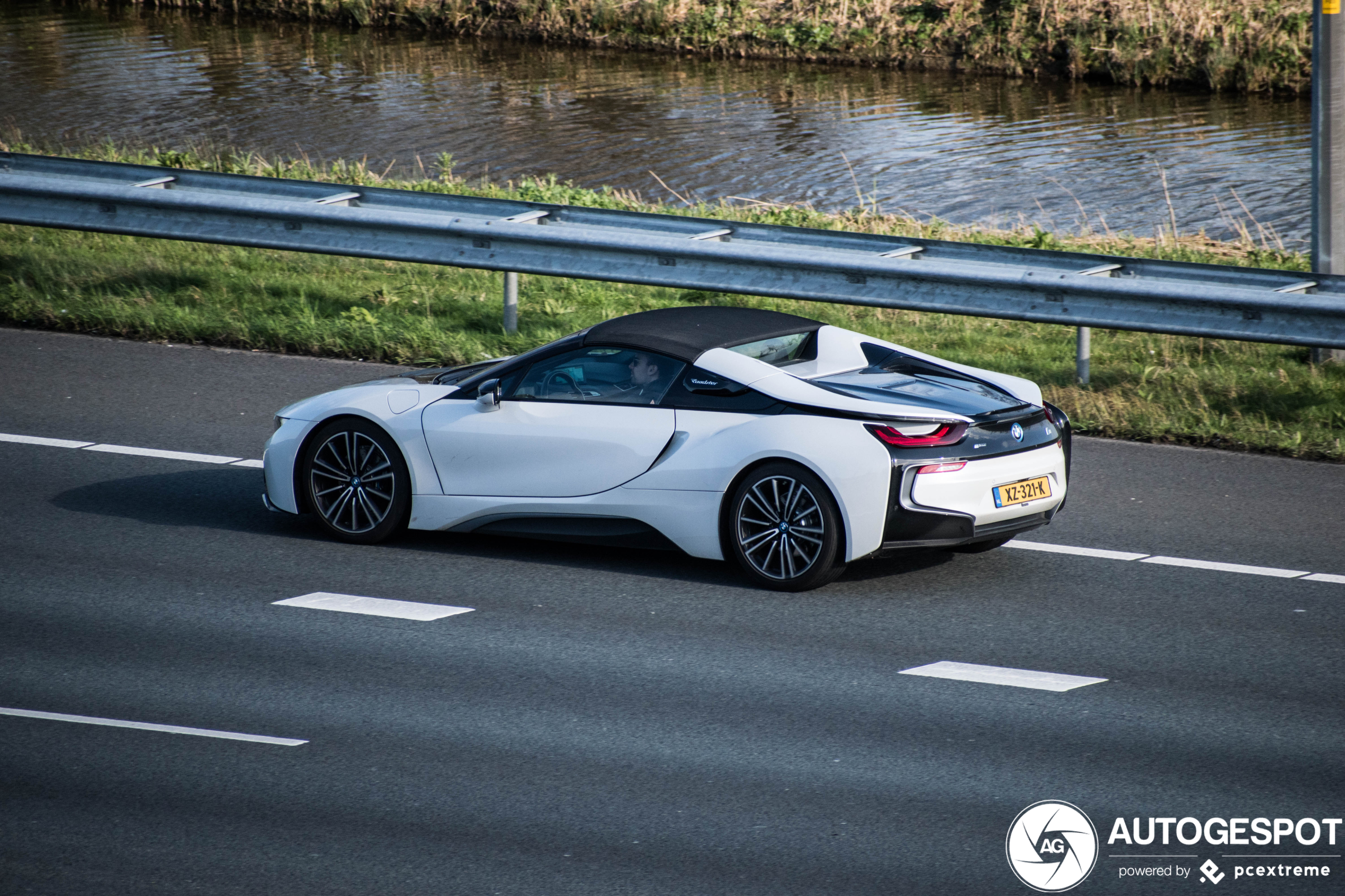 BMW i8 Roadster