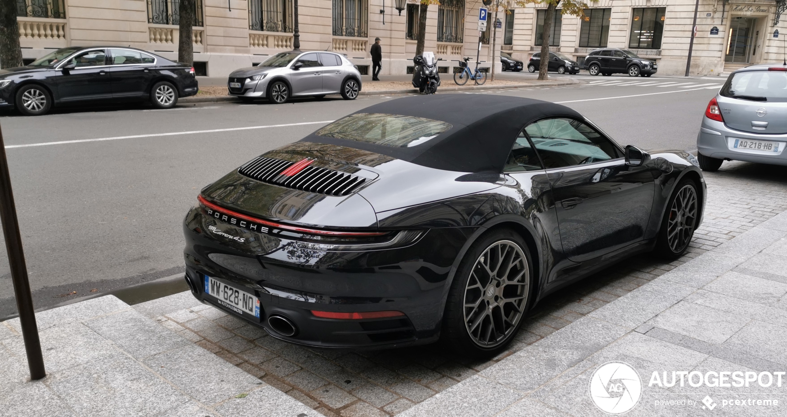 Porsche 992 Carrera 4S Cabriolet