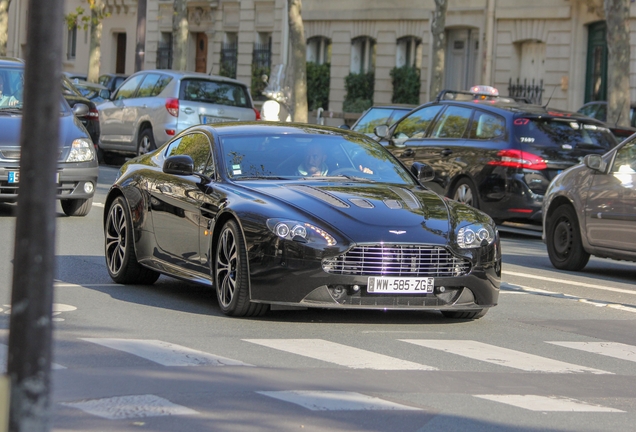 Aston Martin V12 Vantage