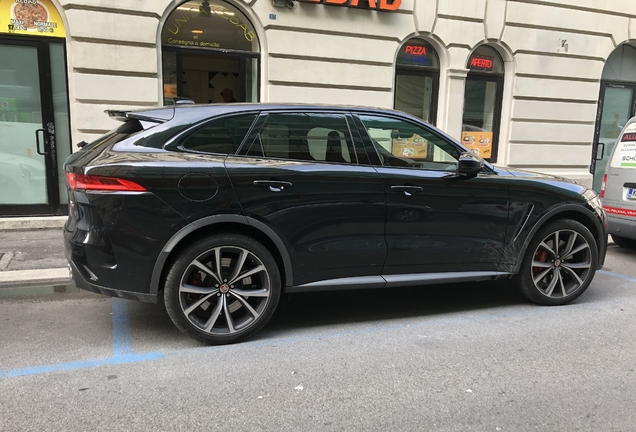 Jaguar F-PACE SVR