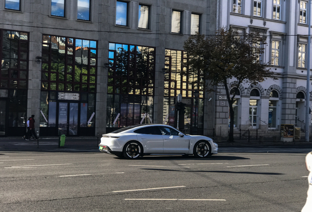 Porsche Taycan Turbo