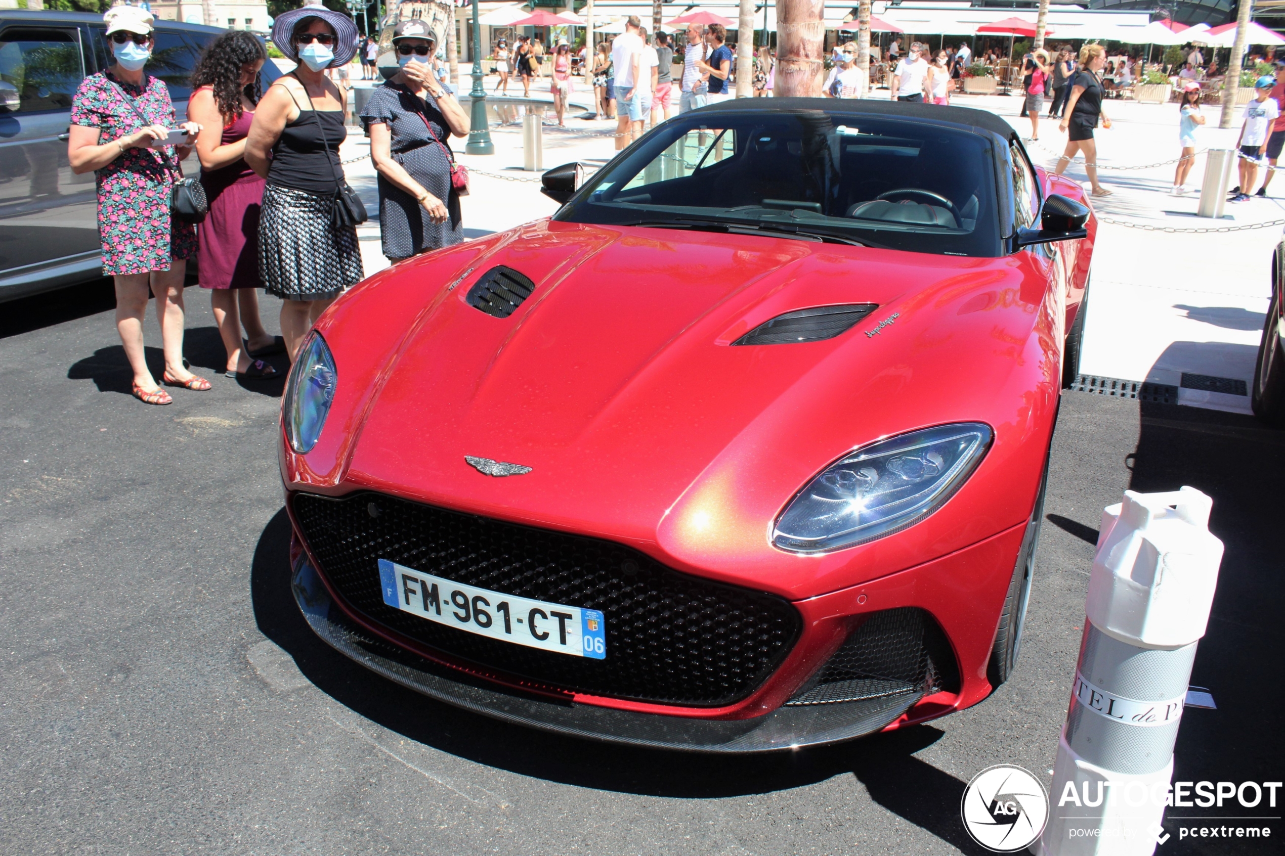 Aston Martin DBS Superleggera Volante