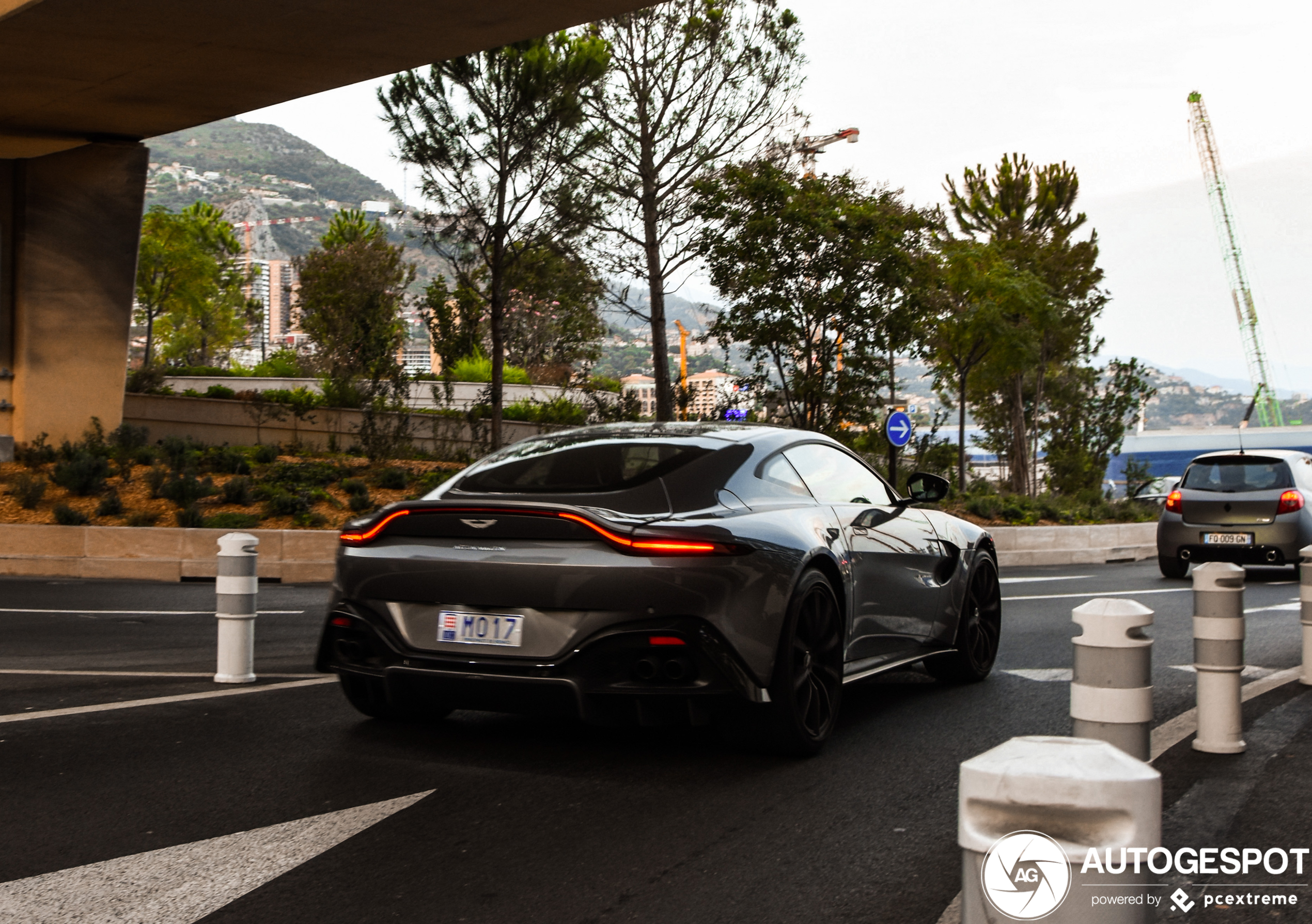 Aston Martin V8 Vantage 2018