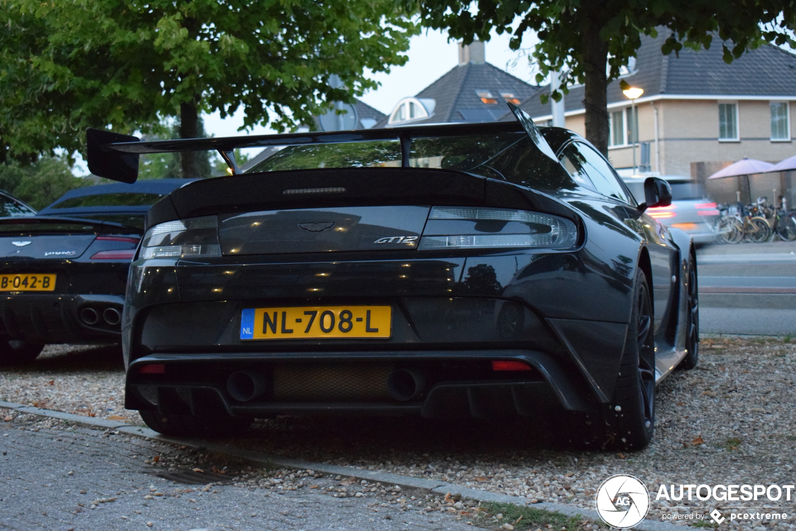 Aston Martin Vantage GT12