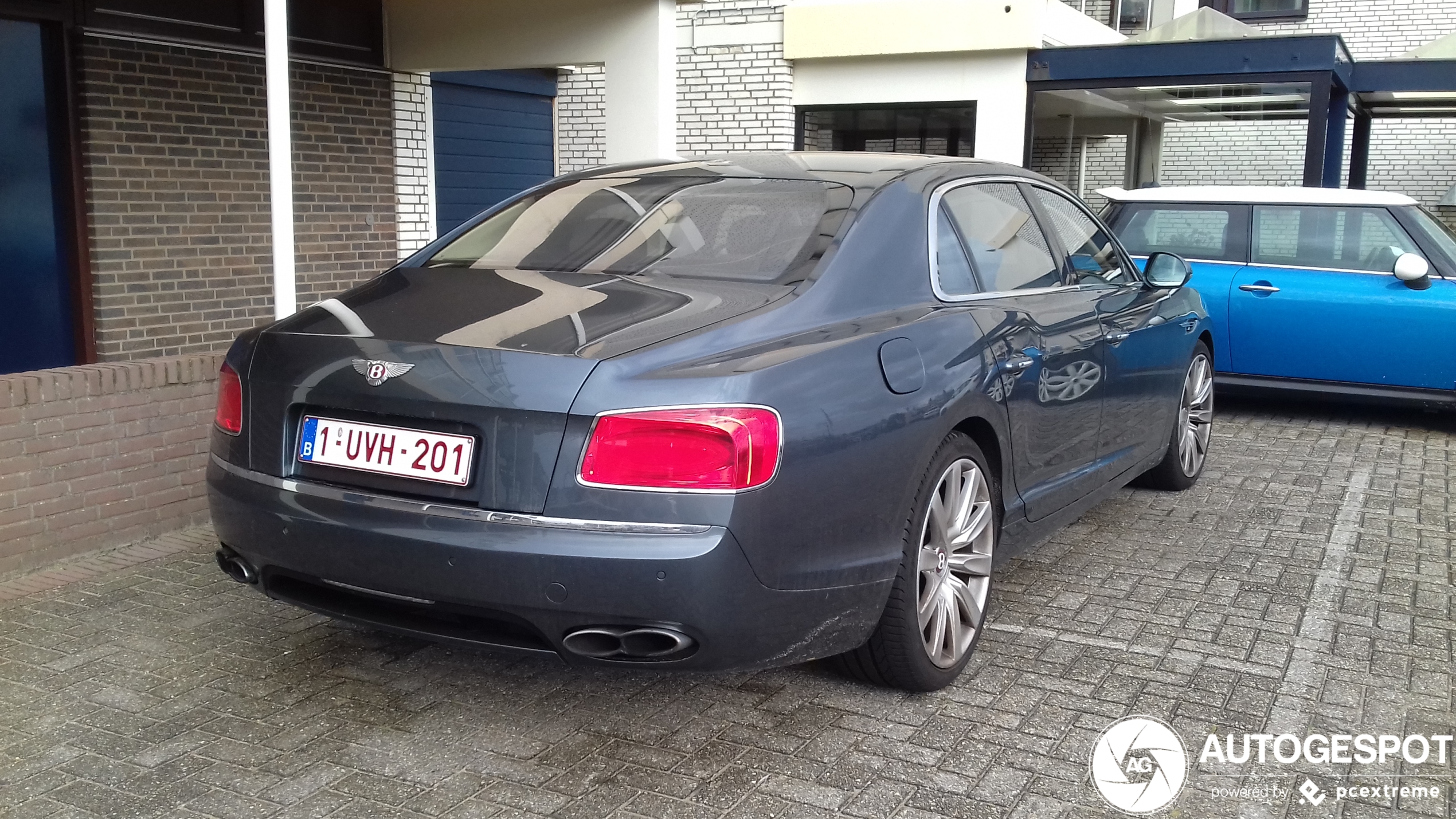 Bentley Flying Spur V8