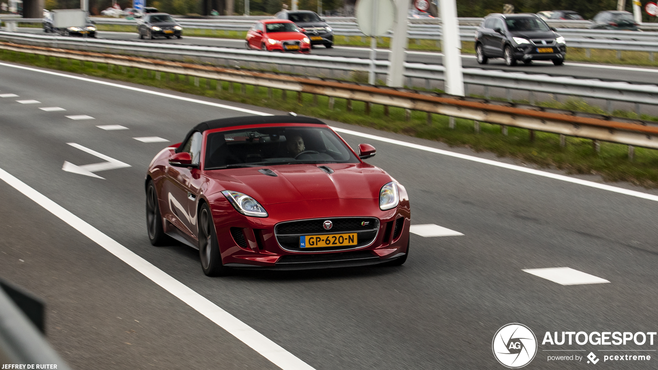 Jaguar F-TYPE S V8 Convertible