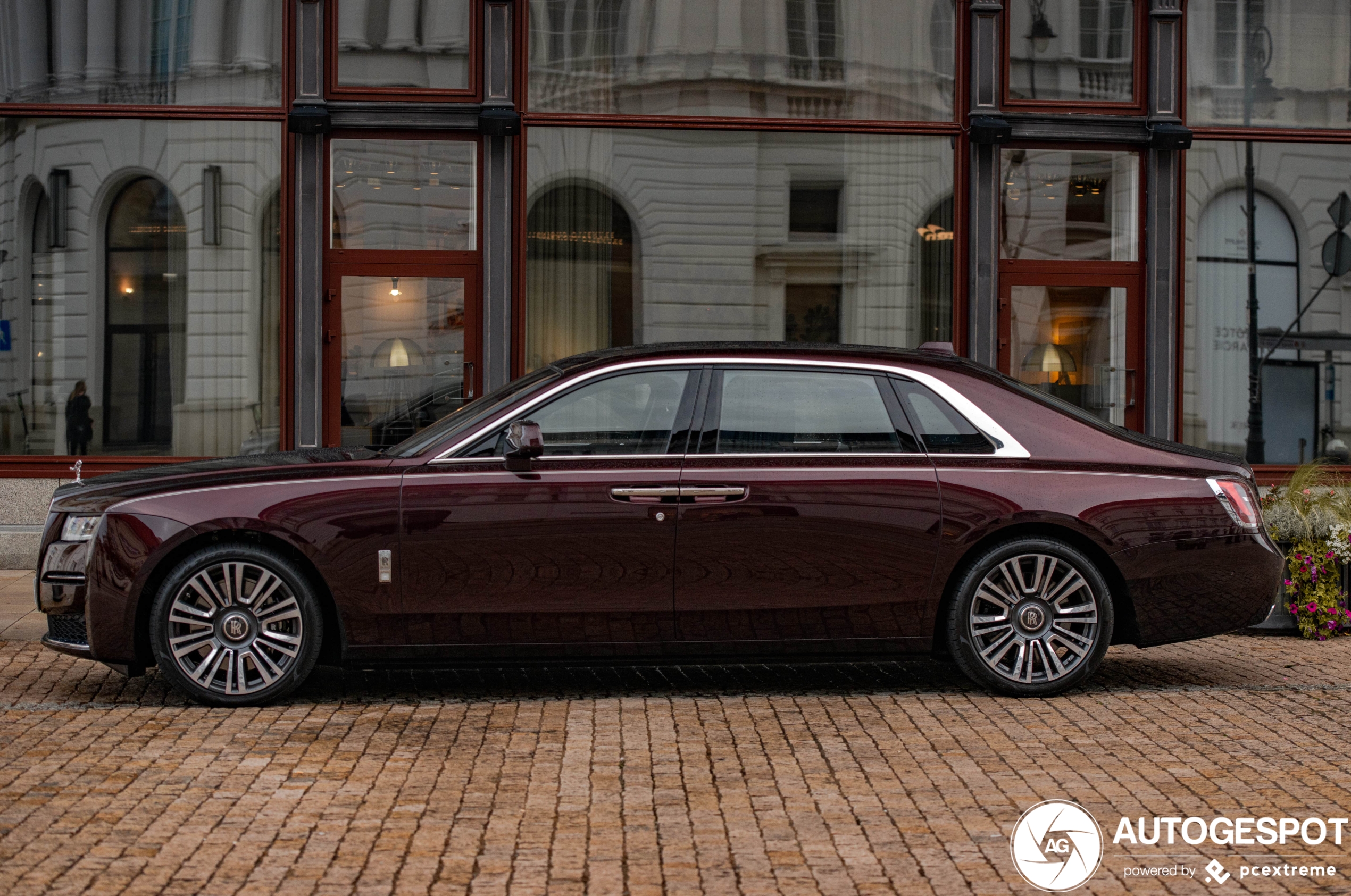 Dit is de nieuwe en verlengde Rolls-Royce Ghost