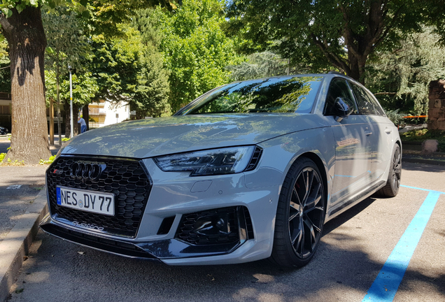 Audi RS4 Avant B9