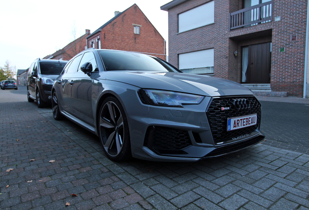 Audi RS4 Avant B9