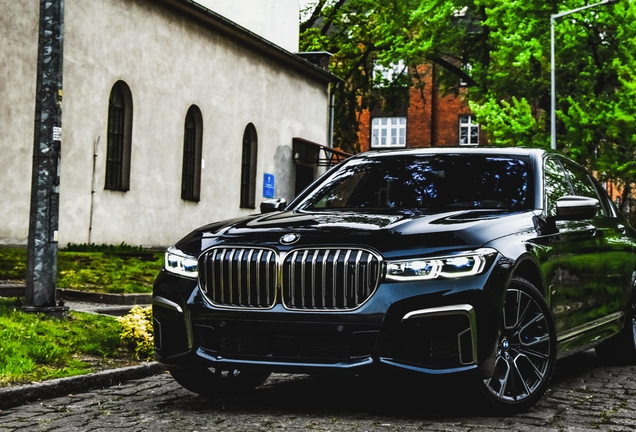 BMW M760Li xDrive 2019