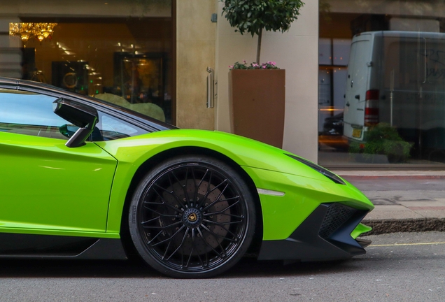 Lamborghini Aventador LP750-4 SuperVeloce Roadster