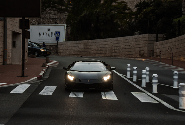 Lamborghini Aventador S LP740-4 Roadster