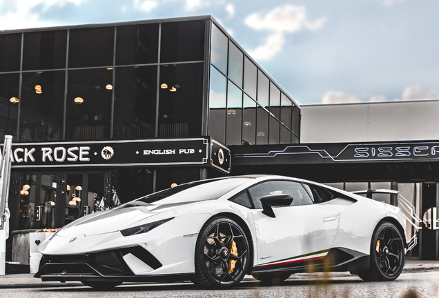 Lamborghini Huracán LP640-4 Performante