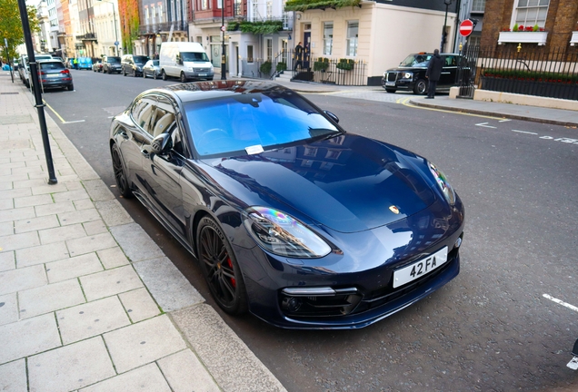 Porsche 971 Panamera Turbo