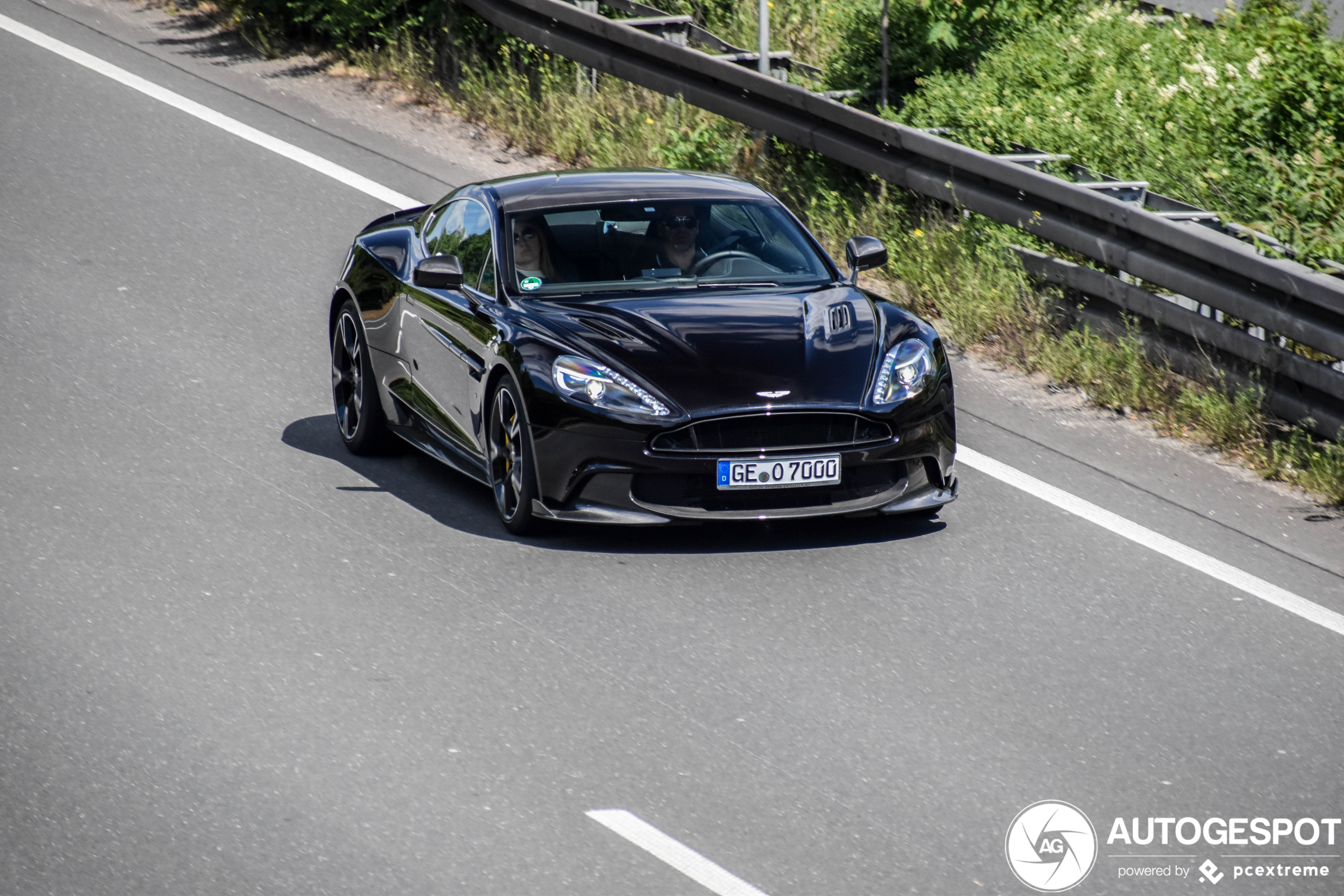 Aston Martin Vanquish S 2017