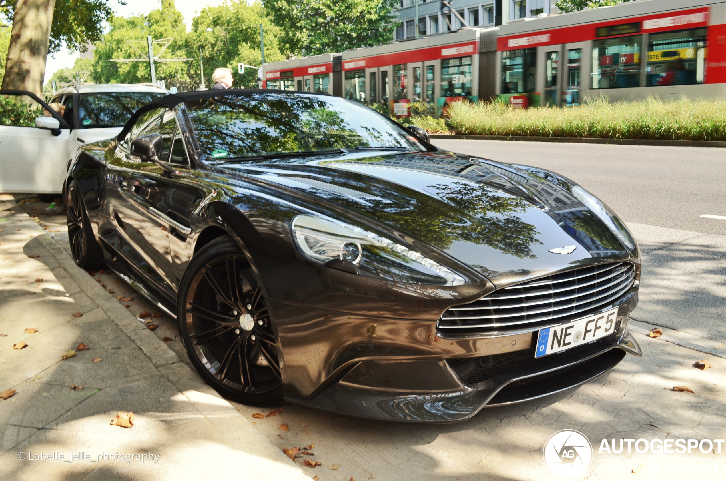 Aston Martin Vanquish Volante